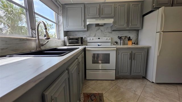 5 of 22 - 4047 Nw 16th Street #302, Fort Lauderdale, FL