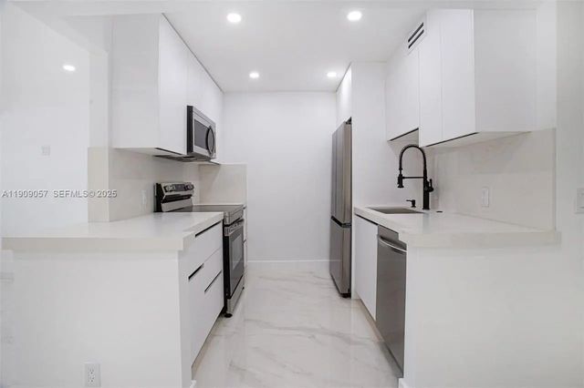 3 of 44 - 13250 Sw 7th Court #204l, Pembroke Pines, FL