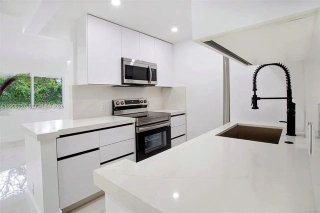 4 of 44 - 13250 Sw 7th Court #204l, Pembroke Pines, FL