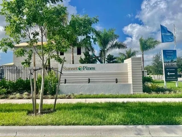 15929 Sw 2nd Place, Pembroke Pines