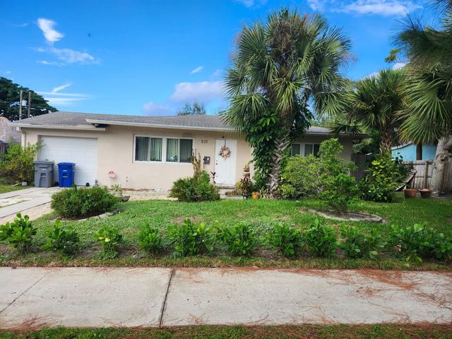 531 Date Palm Drive, Lake Park