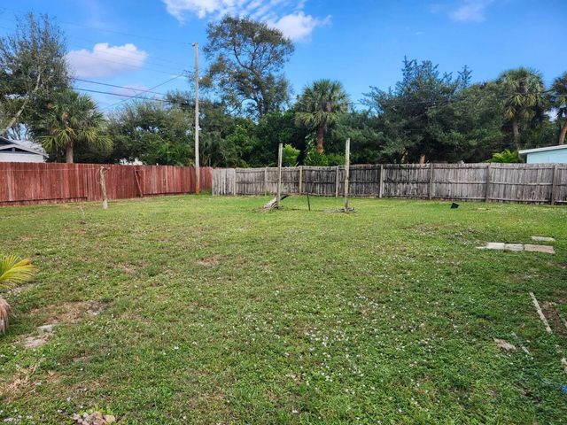 2 of 2 - 531 Date Palm Drive, Lake Park, FL