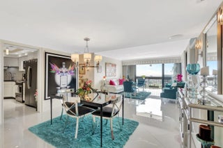 Photo of Listing #R11138328