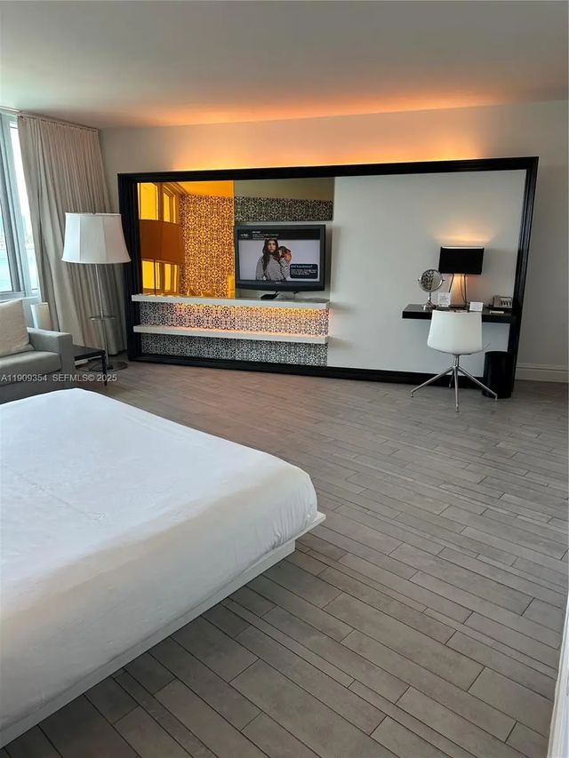 2 of 11 - 1100 West Avenue #1206, Miami Beach, FL