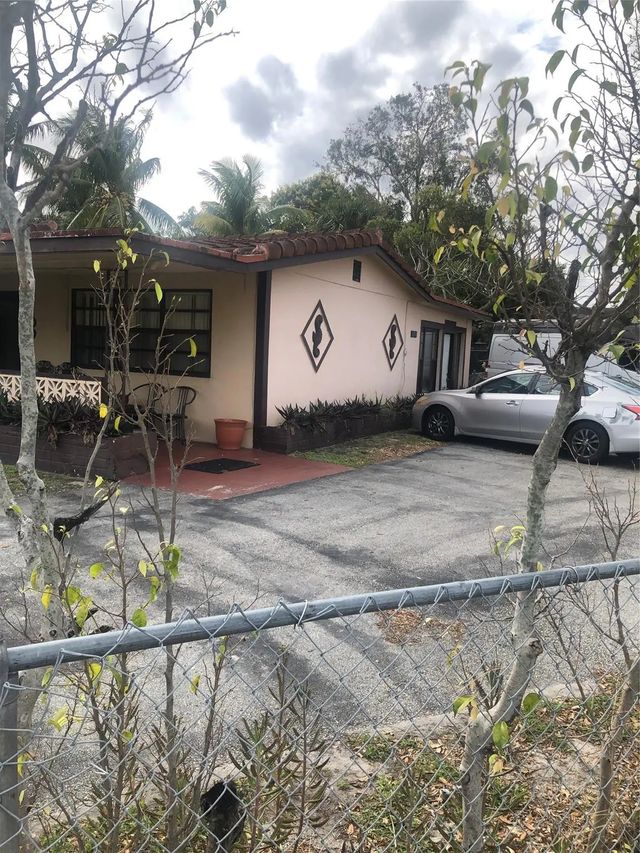 2 of 6 - 1100 Nw 19th Street, Fort Lauderdale, FL