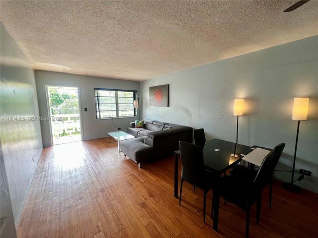 2 of 16 - 1501 Arthur Street #7, Hollywood, FL