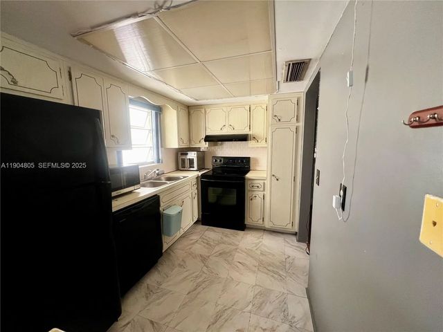 4 of 16 - 1501 Arthur Street #7, Hollywood, FL