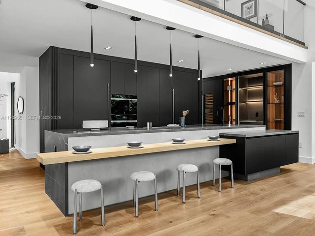 4 of 25 - 7910 Los Pinos Circle, Coral Gables, FL
