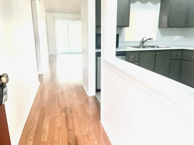 4 of 9 - 2302 Sunrise Boulevard #202, Fort Pierce, FL