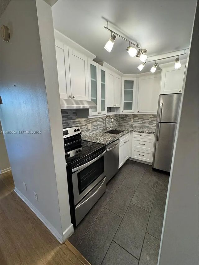 3 of 11 - 8411 Nw 8th Street #203, Miami, FL