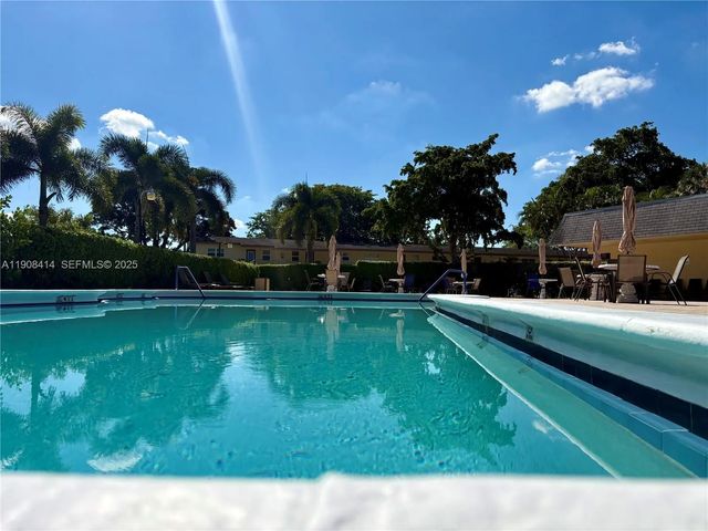 3 of 33 - 7310 Nw 1st Street #105, Margate, FL