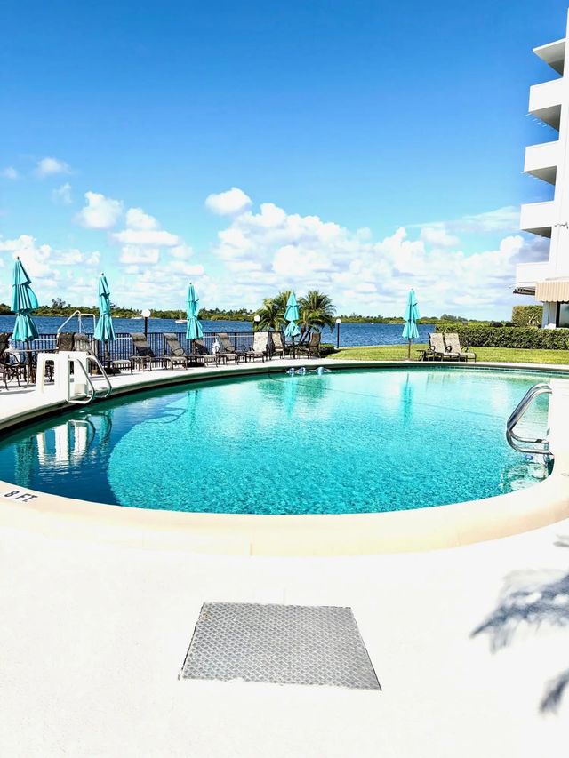 2840 S Ocean Boulevard #2050, Palm Beach