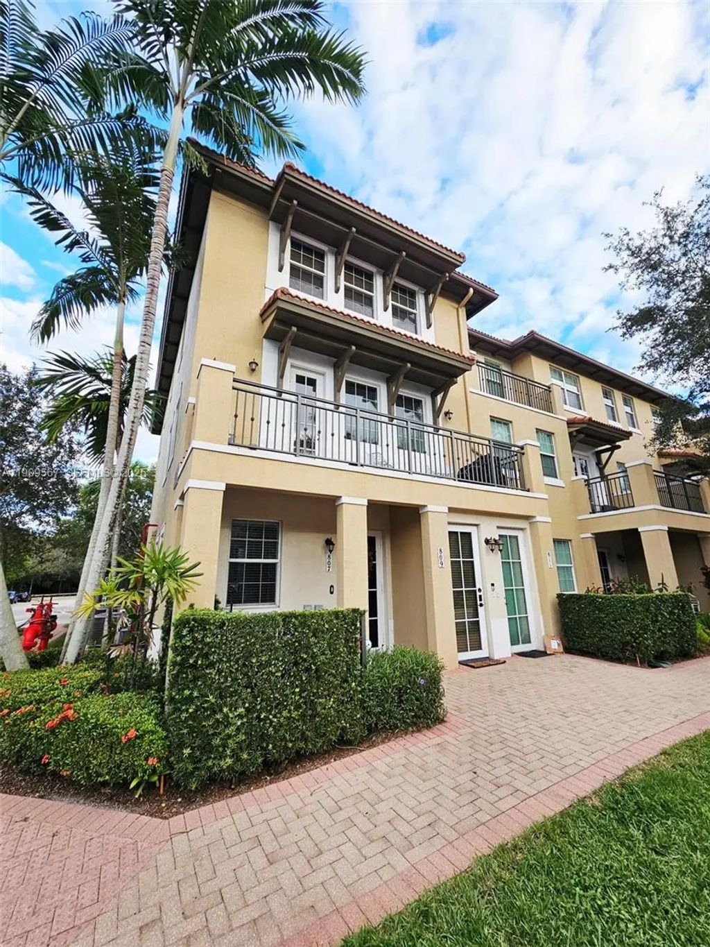 809 Sw 147 Avenue #1401, Pembroke Pines