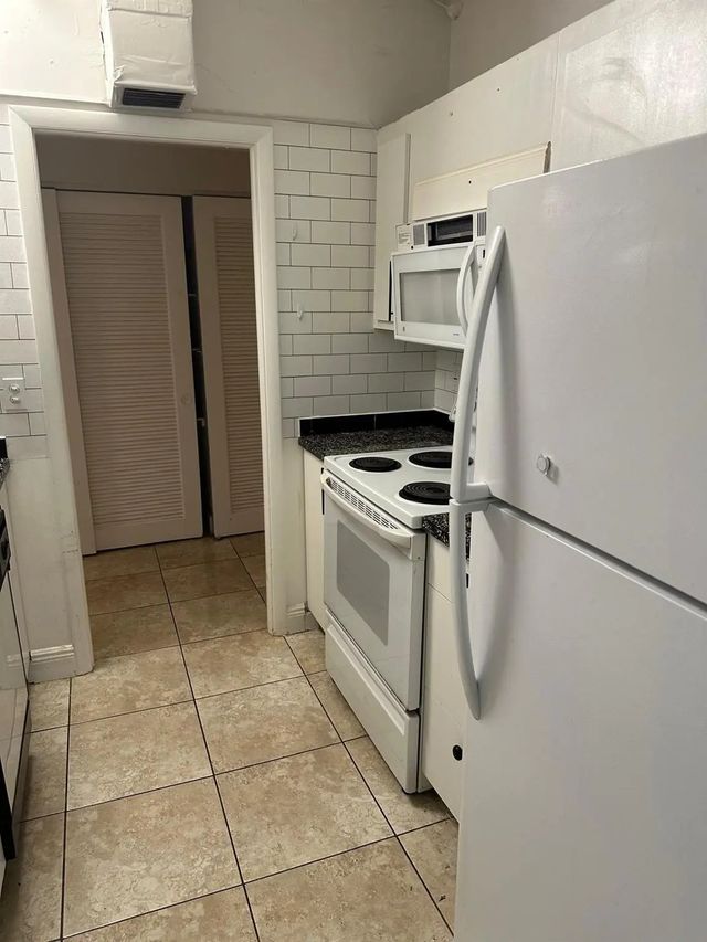 3 of 20 - 400 N Riverside Drive #102, Pompano Beach, FL
