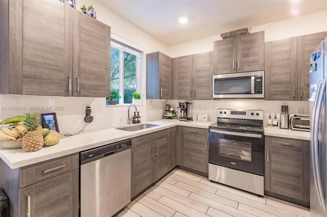 5 of 22 - 2333 Se 10th Street, Homestead, FL