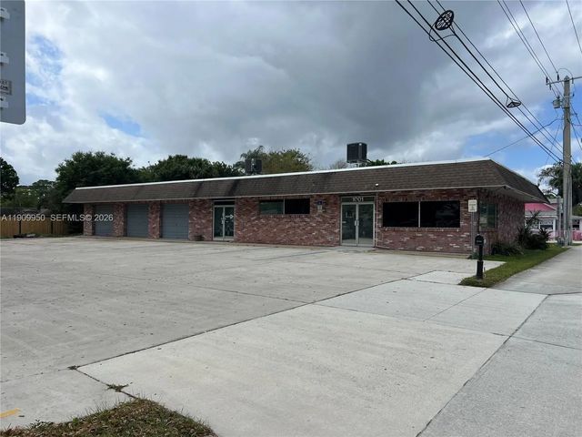 1001 W Midway Road, Fort Pierce