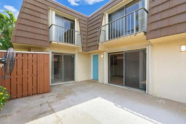 3 of 19 - 3960 August Drive, Lake Worth, FL