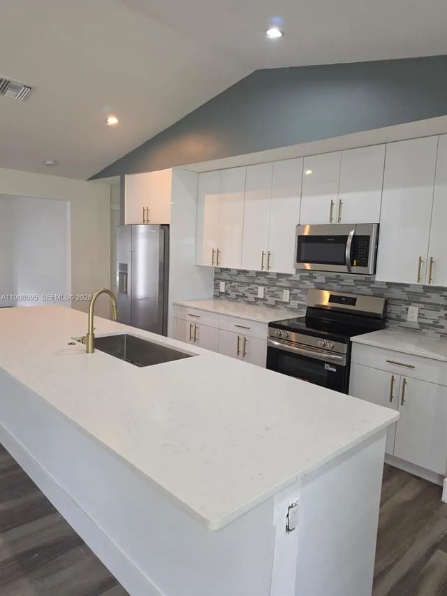 5 of 21 - 482 Nw Marion Avenue, Port St. Lucie, FL