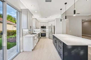 Photo of Listing #R11138910