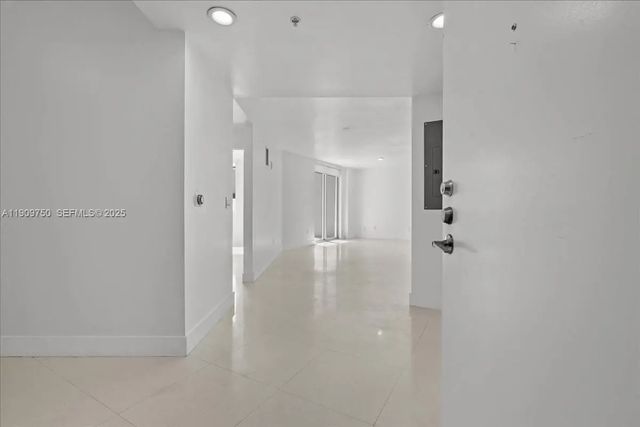 3 of 24 - 3030 Ne 188 Street #604, Aventura, FL