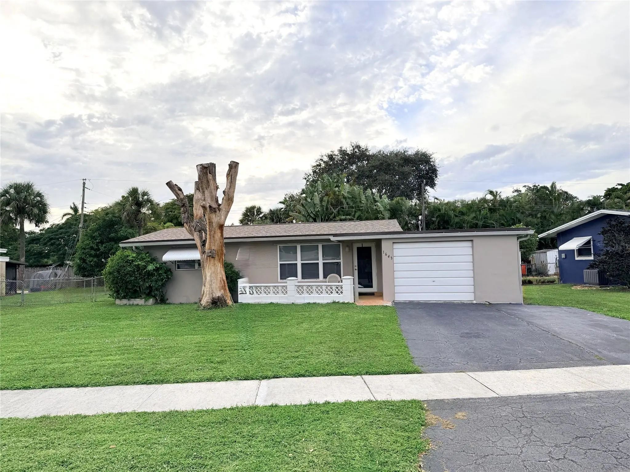 1643 W River Drive, Margate