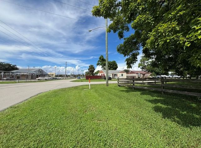 3 of 8 - 441 W Sugarland Highway, Clewiston, FL