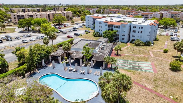 2800 Somerset Drive #218j, Lauderdale Lakes