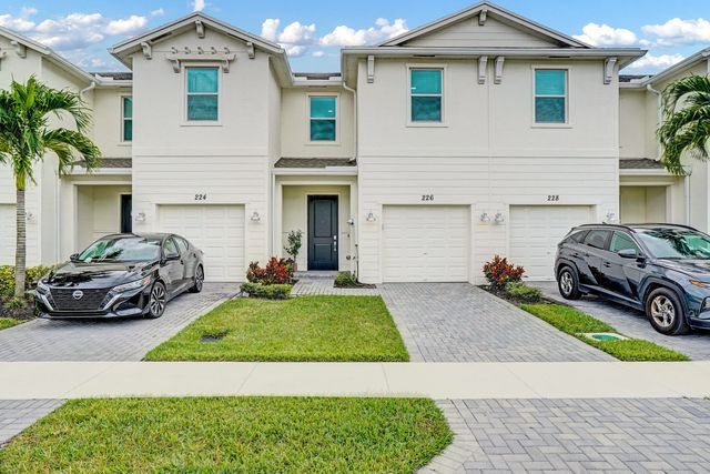 3 of 36 - 226 Se Woodbark Street, Port St. Lucie, FL