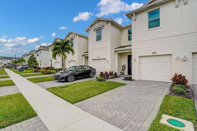 4 of 36 - 226 Se Woodbark Street, Port St. Lucie, FL