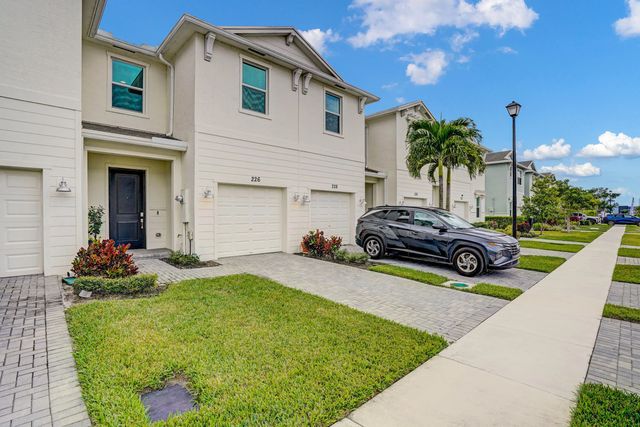 5 of 36 - 226 Se Woodbark Street, Port St. Lucie, FL