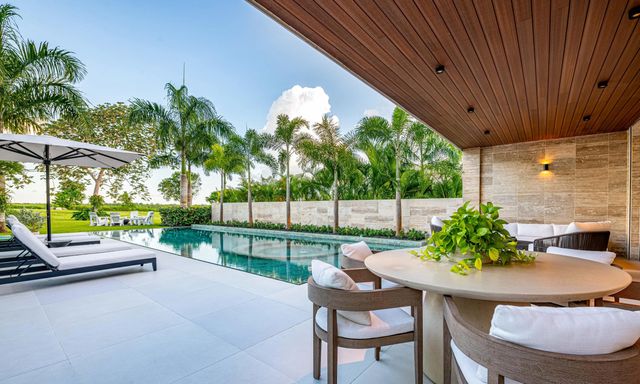 3 of 18 - 10 Los Altos Villa, , 