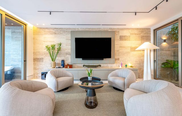 4 of 18 - 10 Los Altos Villa, , 