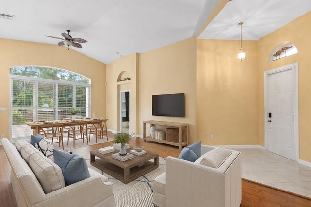 3 of 33 - 6159 Arlington Way, Fort Pierce, FL