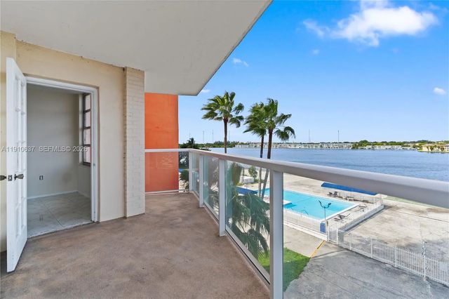 1351 Ne Miami Gardens Drive #406e, Miami