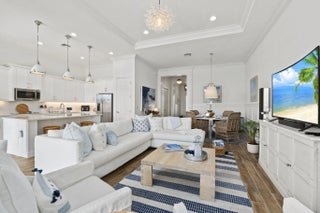 Photo of Listing #R11139209