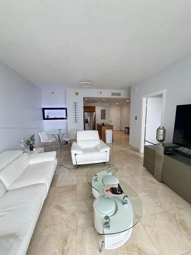 3 of 27 - 1050 Brickell Avenue #1904, Miami, FL