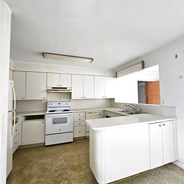 3 of 10 - 370 Nw 65th Avenue, Plantation, FL