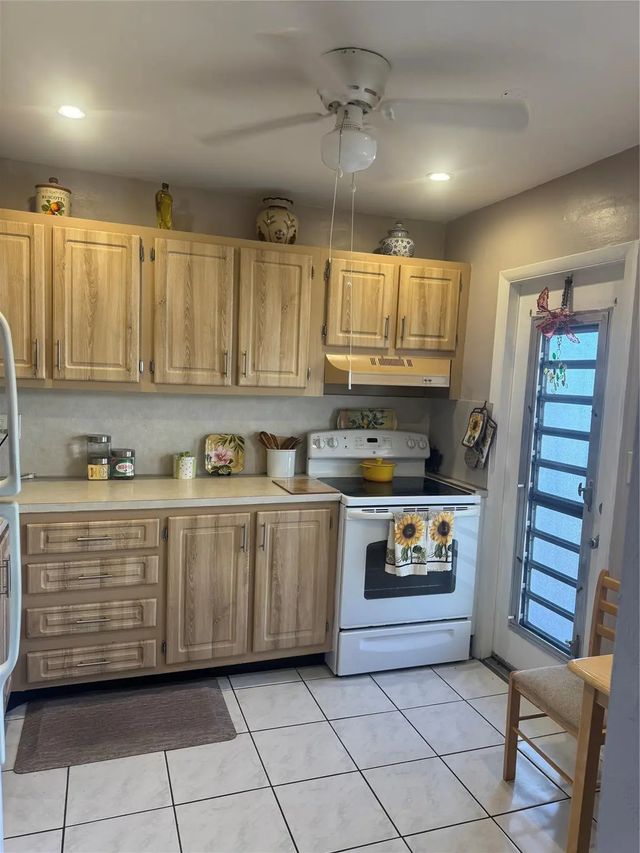 2 of 13 - 3940 Nw 42 Avenue #315, Lauderdale Lakes, FL