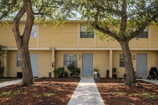 Photo of Listing #R11139236