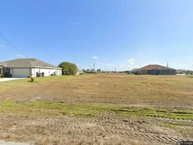 523 Nw 25th Place, Cape Coral