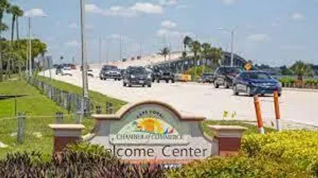 2 of 11 - 523 Nw 25th Place, Cape Coral, FL