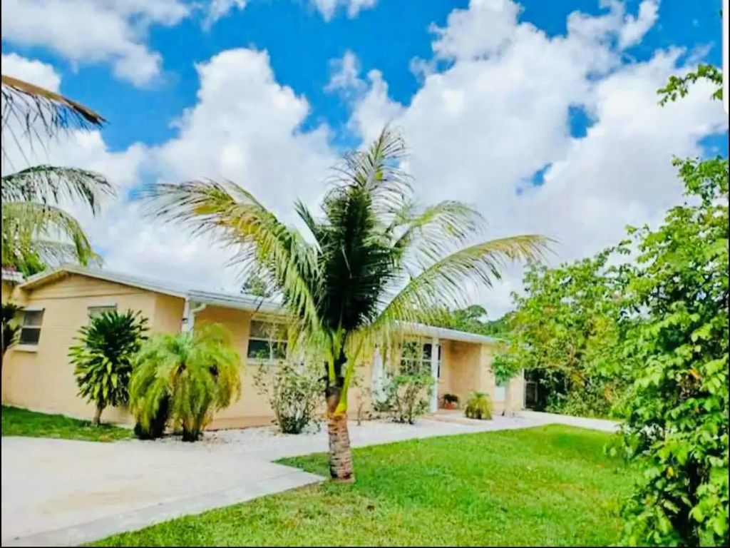279 Hach Lane, West Palm Beach