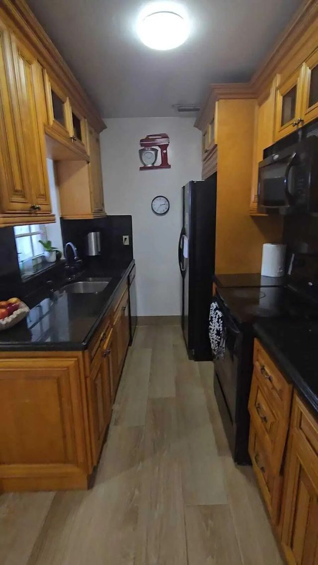 3 of 13 - 1435 Ne 182nd Street, North Miami Beach, FL