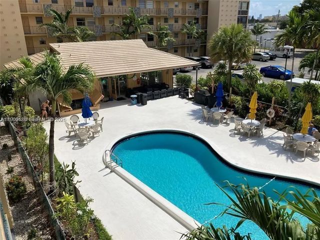 4 of 10 - 2145 Pierce Street #205, Hollywood, FL