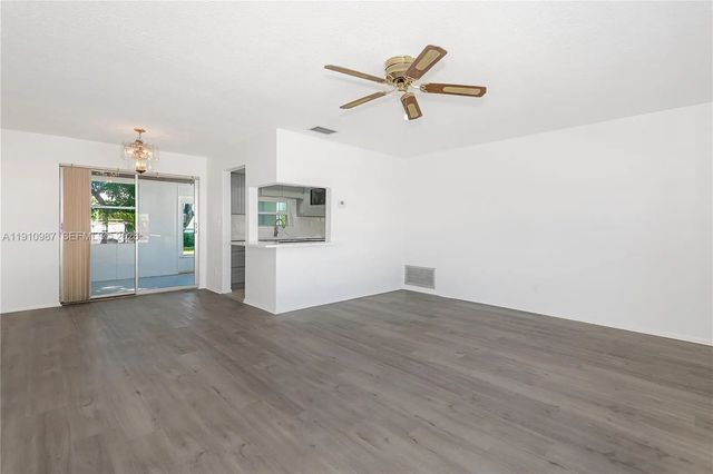 4 of 34 - 340 Leisure Boulevard, Pompano Beach, FL