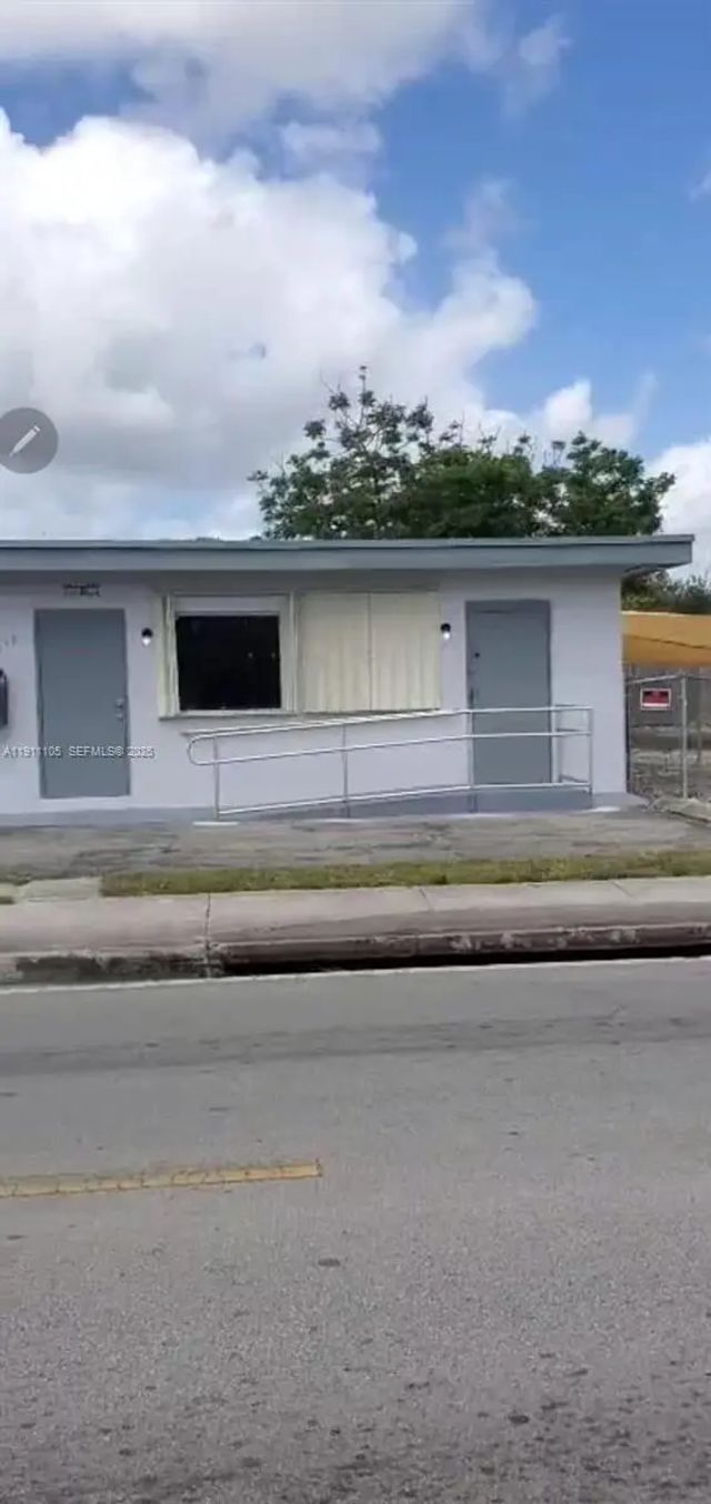 3 of 19 - 512 Sw 6th Avenue, Homestead, FL