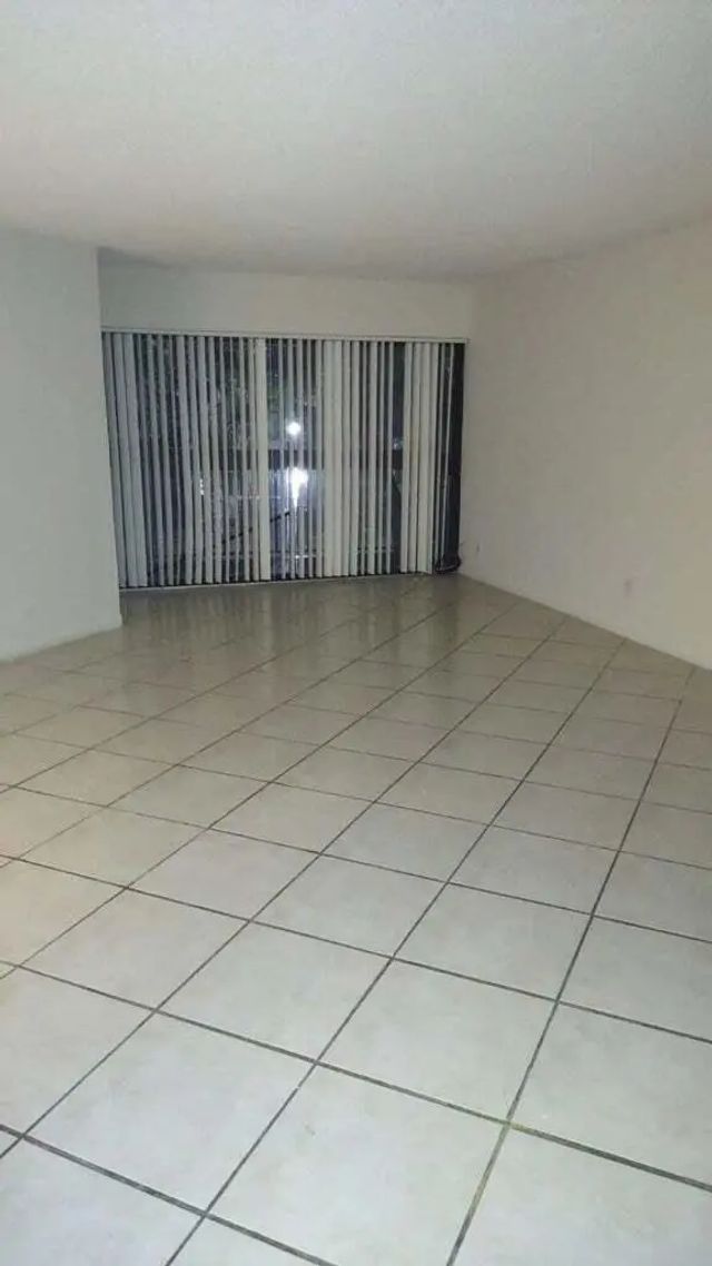 5 of 7 - 1950 N Congresss Avenue #j211, West Palm Beach, FL