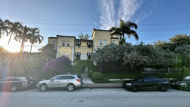5 of 46 - 4812 Pine Tree Drive #204, Miami Beach, FL