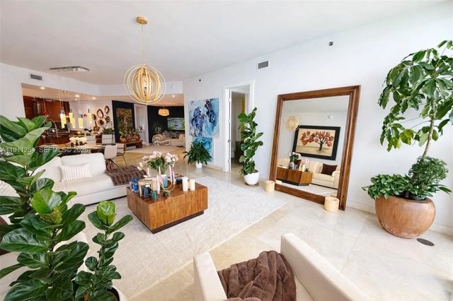 5 of 14 - 16001 Collins Avenue #2203, Sunny Isles Beach, FL
