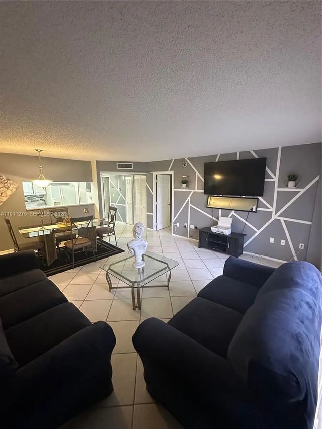 5 of 30 - 4158 Inverrary Drive #405, Lauderhill, FL